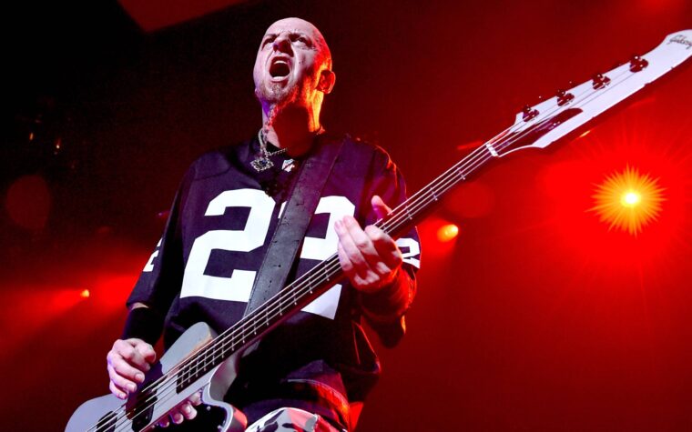 Shavo Odadjian de System Of A Down dit que sa « porte est toujours ouverte » pour de nouveaux morceaux