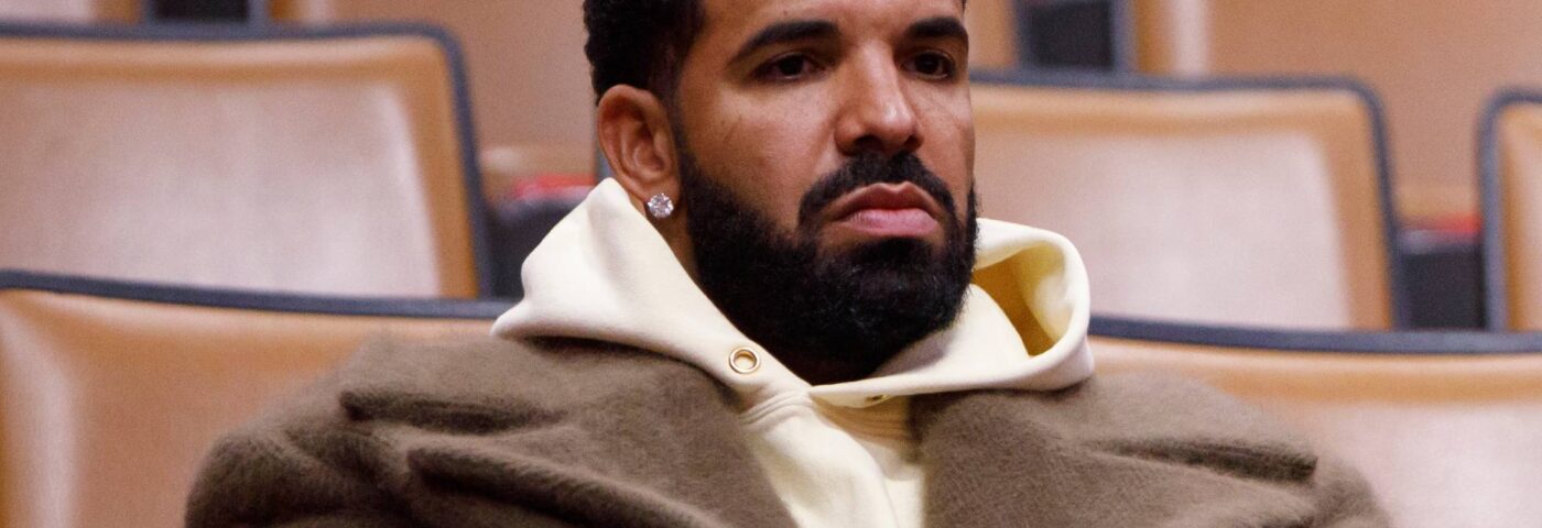 Fashion Nova supprime l'image du sosie de Drake de sa liste de costumes d'Halloween BBL
