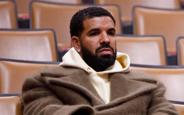 Fashion Nova supprime l'image du sosie de Drake de sa liste de costumes d'Halloween BBL
