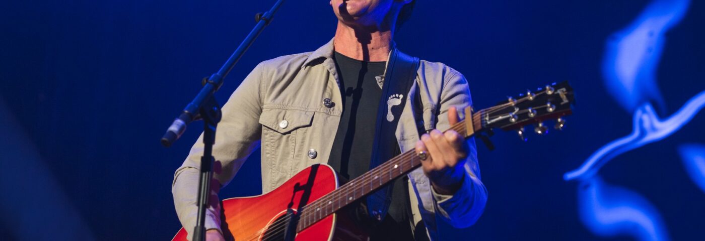 James Blunt partage les dates de la tournée nord-américaine « Back To Bedlam »