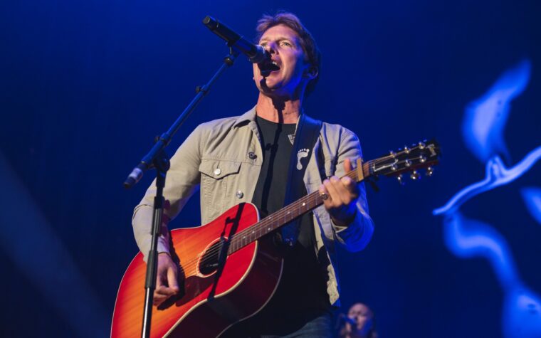 James Blunt partage les dates de la tournée nord-américaine "Back To Bedlam"