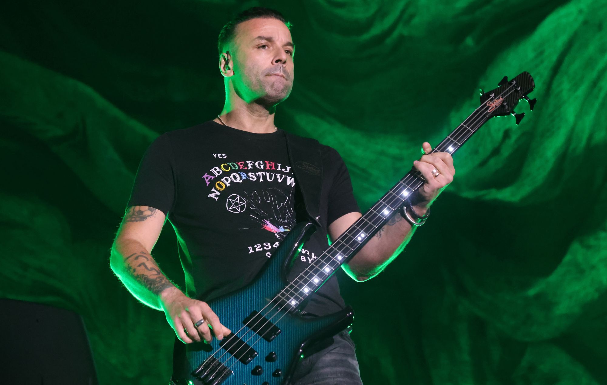 Chris Wolstenholme de Muse en 2023.