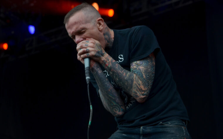 Converge sort un nouvel album live pour collecter des fonds pour les secours suite à l'ouragan Hélène