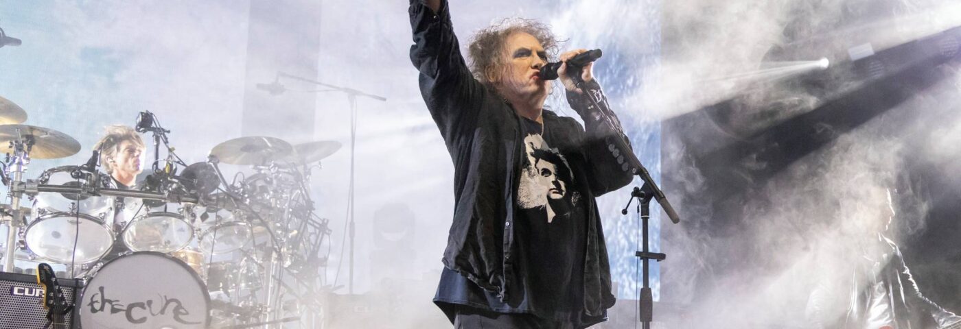 Écoutez un extrait du nouveau titre menaçant de The Cure, « Songs Of A Lost World », « Drone:NoDrone ».