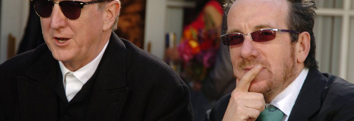 Elvis Costello et T Bone se réunissent sous le nom de The Coward Brothers pour un nouvel album et un projet Audible