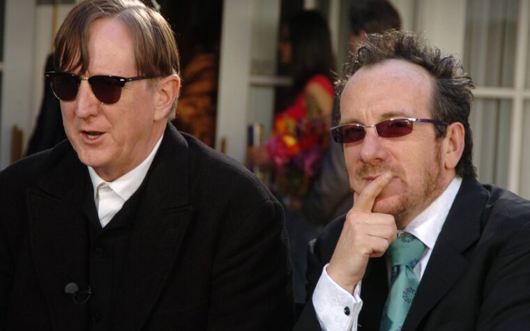 Elvis Costello et T Bone se réunissent sous le nom de The Coward Brothers pour un nouvel album et un projet Audible