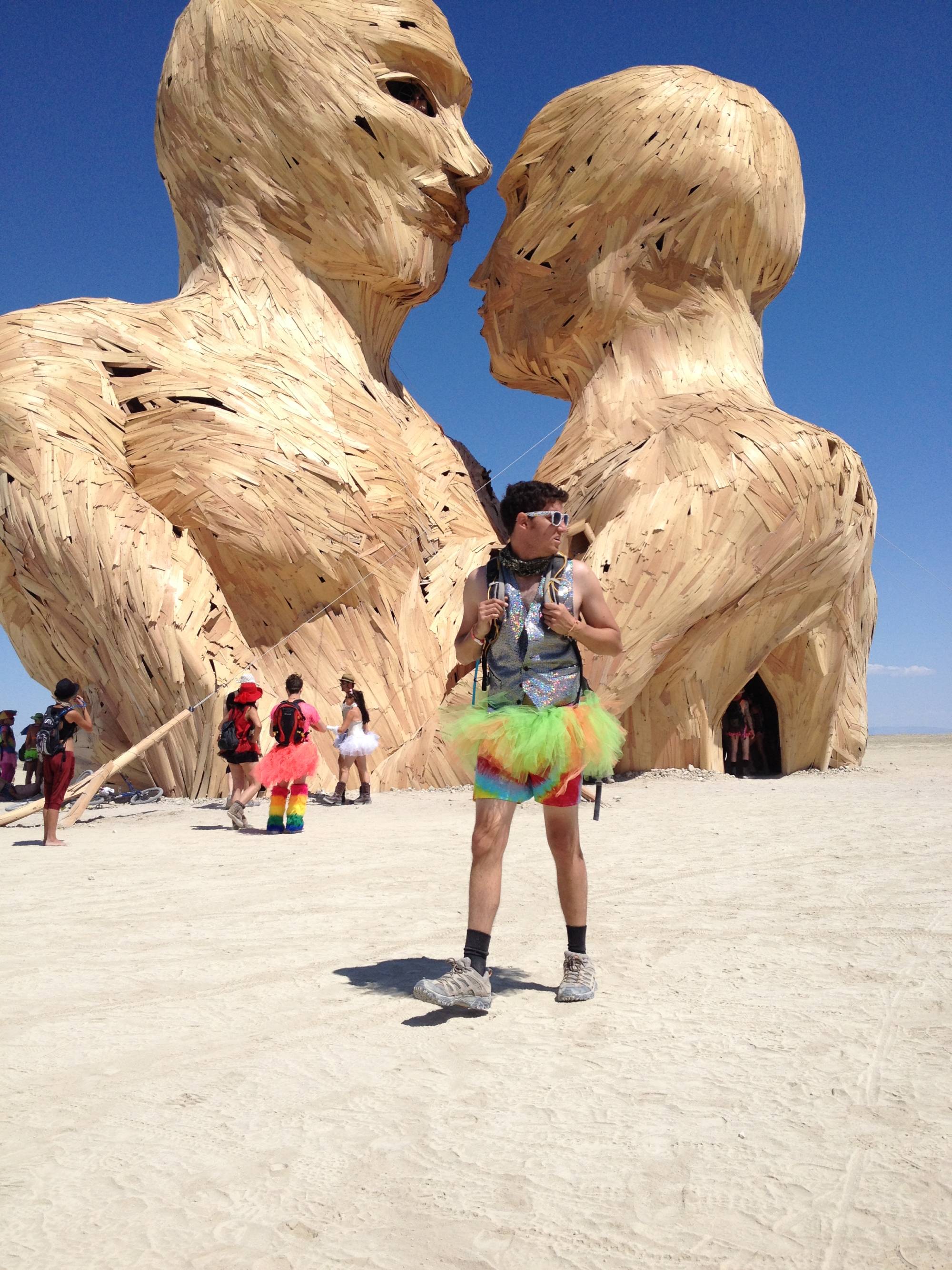 L'installation Embrace à Burning Man 2014. (Photo de Jordan England-Nelson/MediaNews Group/Orange County Register via Getty Images) 
