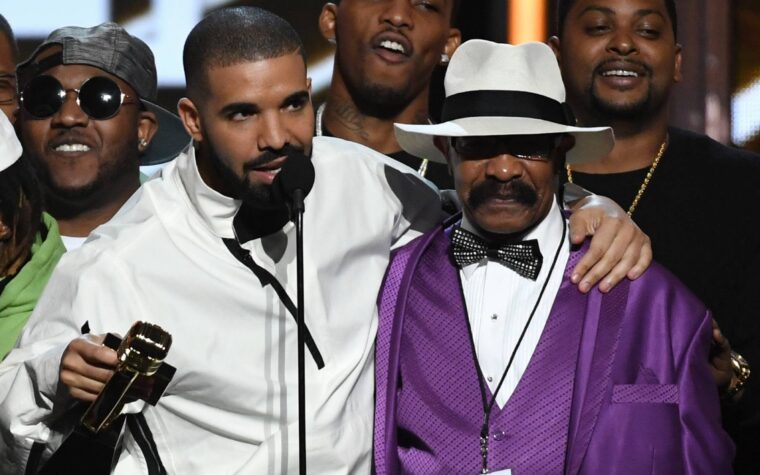 Regardez Drake et son père assister à un spectacle de jazz à Toronto pour chanter en duo