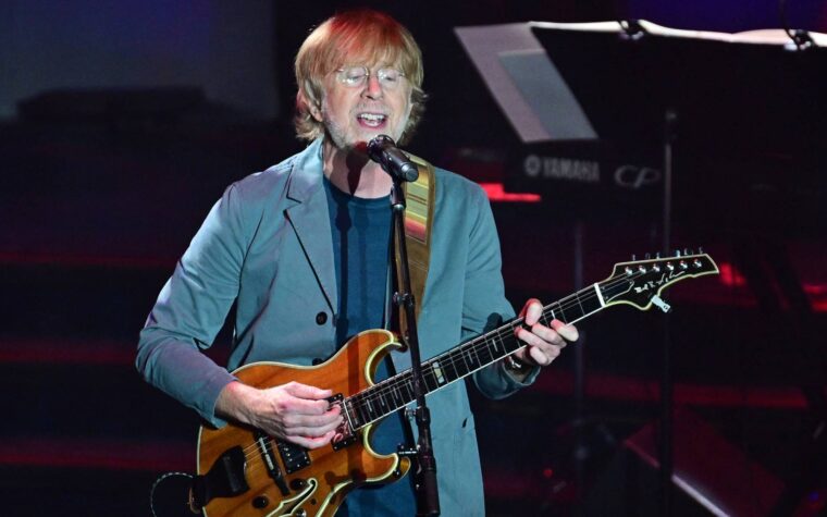 Regardez Phish rendre hommage à Phil Lesh avec la performance de « Box Of Rain »