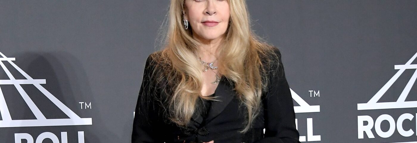 Stevie Nicks exhorte les musiciens à utiliser leurs plateformes pour encourager les gens à voter