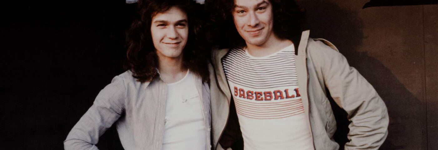 Voici la version complète de six minutes de la dernière chanson d'Alex et Eddie Van Halen, « Unfinished »