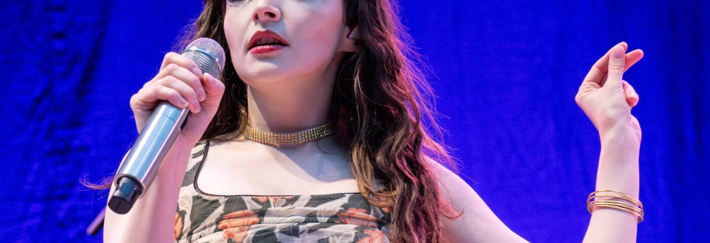 Lauren Mayberry de Chvrches annonce une tournée en tête d'affiche au Royaume-Uni en 2025