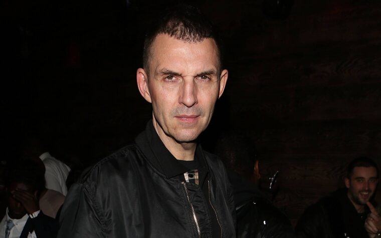 CPS envisage de porter plainte pour abus sexuels contre l'ancien DJ de BBC Radio One, Tim Westwood