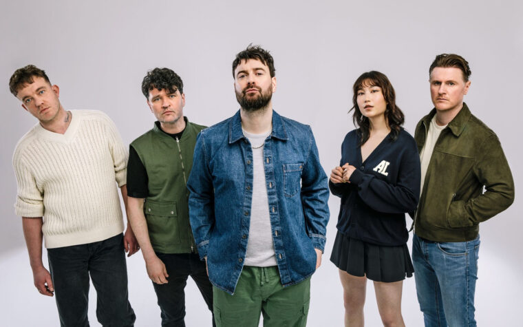 Courteeners – Critique 'Pink Cactus Café' : une sortie kaléidoscopique