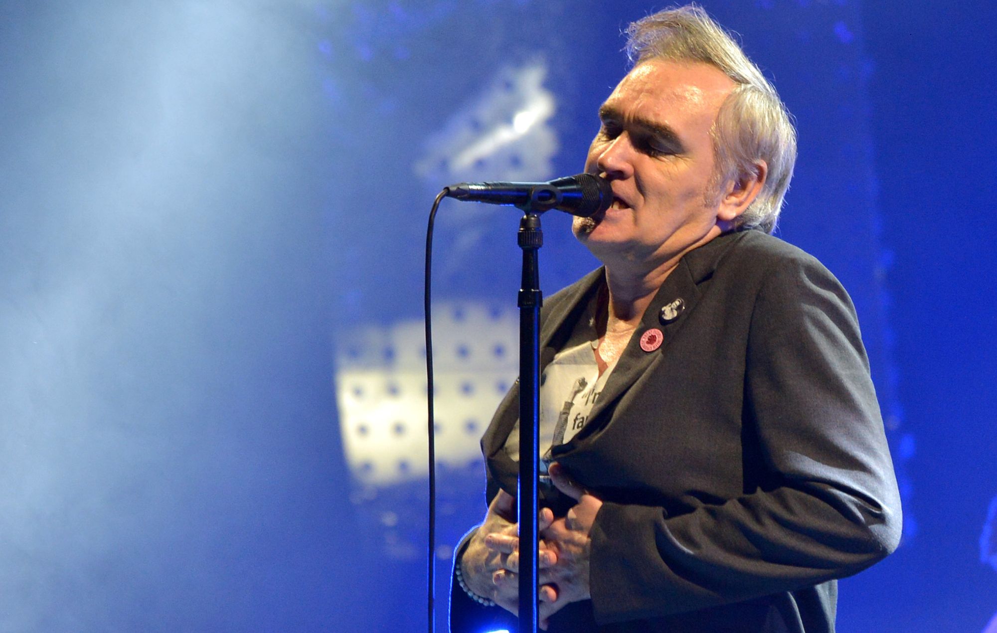 Morrissey se produit en direct sur scène à Wembley Arena
