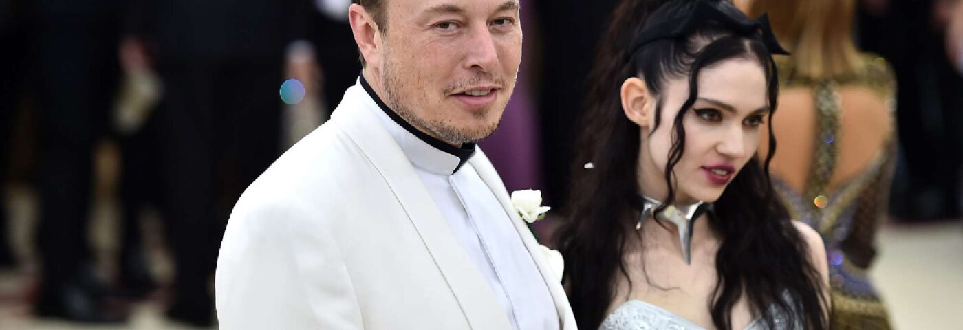 Grimes insiste dans un tweet adressé à Azealia Banks sur le fait qu'elle n'a pas été « larguée » par Elon Musk