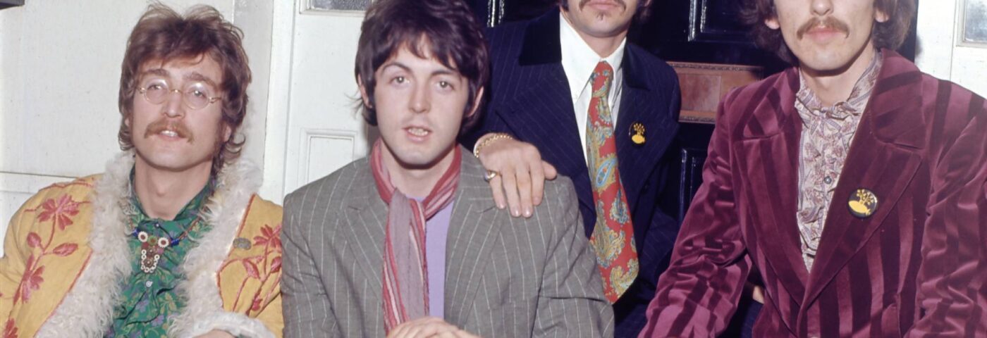 Les fans réagissent à la nomination des Beatles aux Grammy Awards pour « Now And Then »