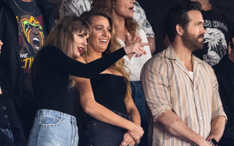 Ryan Reynolds souhaite que Taylor Swift puisse "vivre" l'"Eras Tour" devant la foule