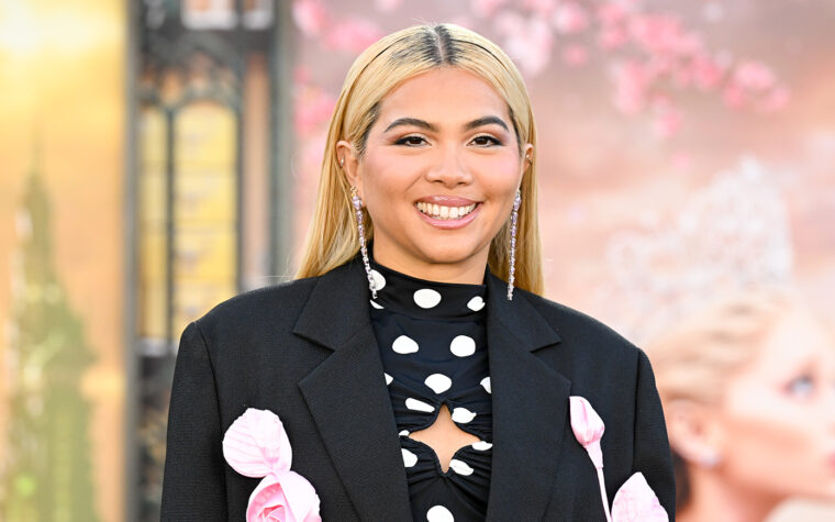 Hayley Kiyoko fera ses débuts en tant que réalisatrice avec le film "Girls Like Girls"