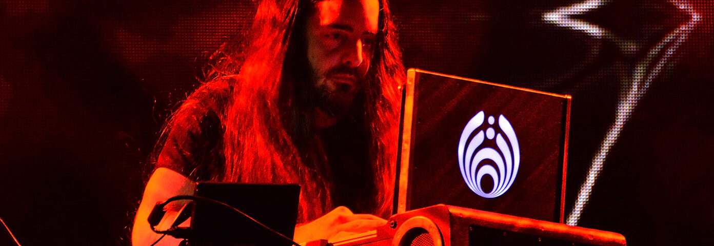 Bassnectar a nié le rejet du procès pour abus sexuels, qui sera jugé en 2025