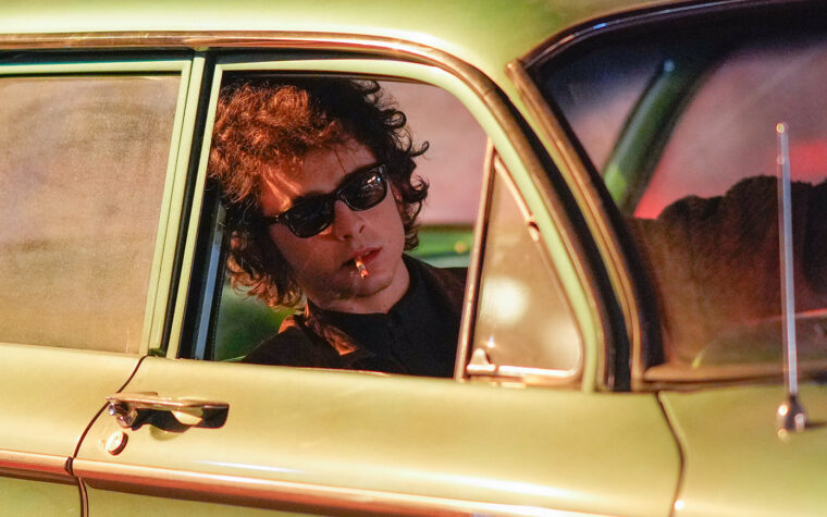 Un coach vocal hollywoodien révèle comment il a formé Timothée Chalamet pour le rôle de Bob Dylan