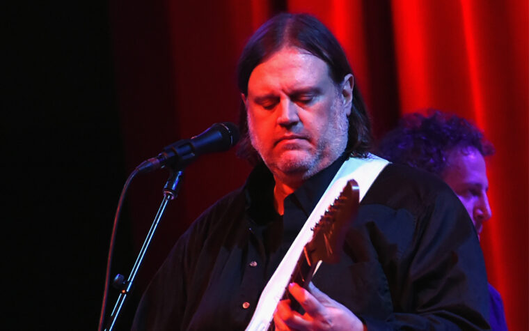 "Je ne jouerai peut-être plus jamais de guitare"