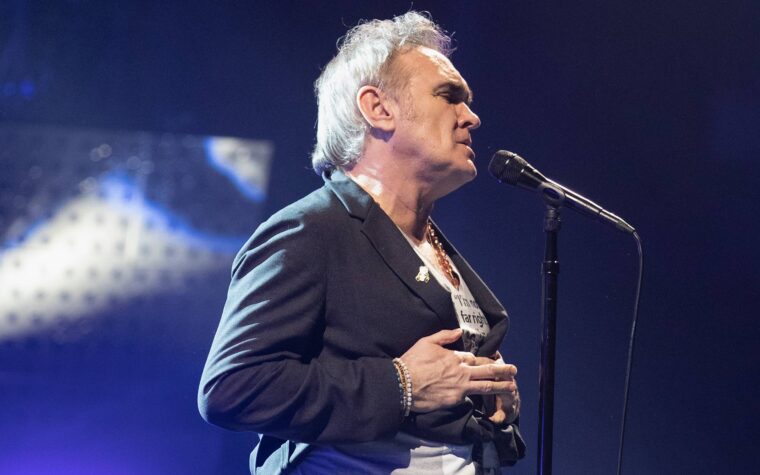 Morrissey dit que le nouvel album "Bonfire of Teenagers" est "la version moderne de "The Queen is Dead" des Smiths"