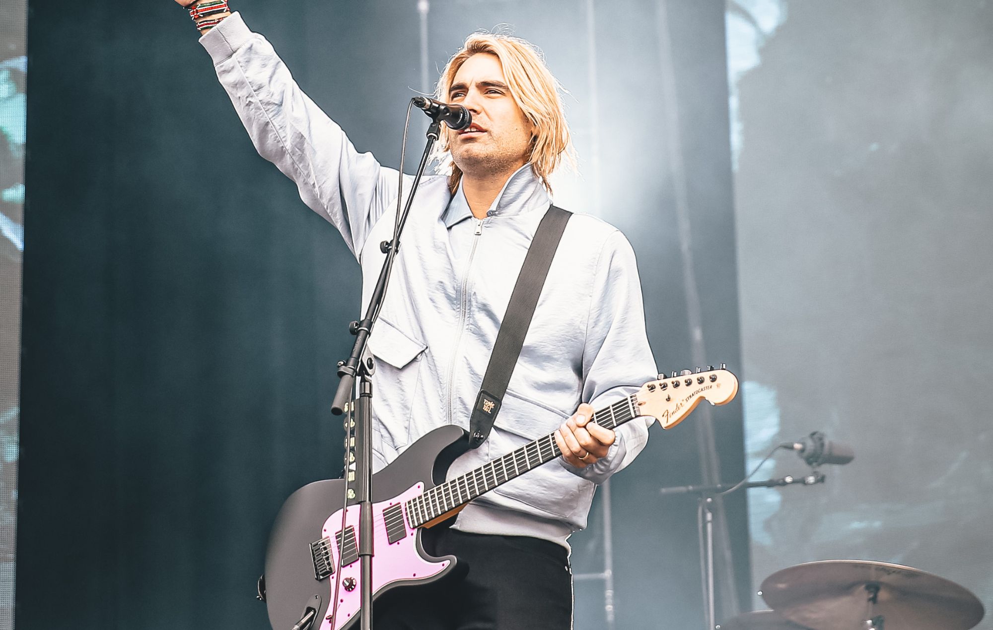 Charlie Simpson de Busted se produit en 2023