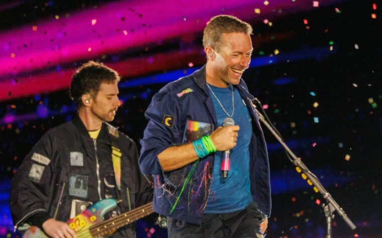 Guy Berryman de Coldplay prend le projet du groupe de s'arrêter à 12 albums "avec une pincée de sel"