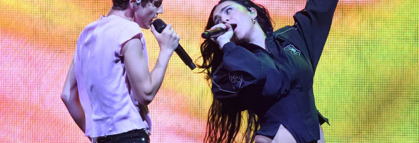 Charli XCX annonce que Troye Sivan la rejoindra pour 'SWEAT PT. 2' au Primavera Sound