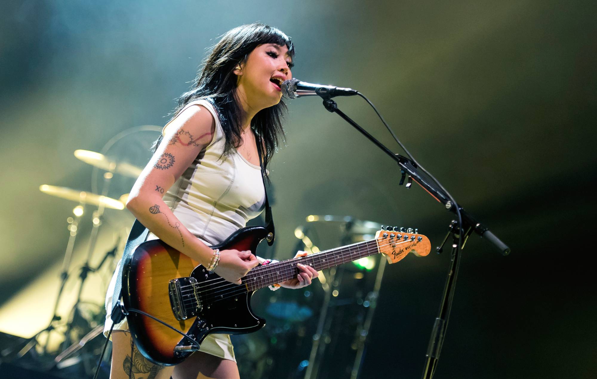 Beabadoobee se produit à l'O2 Academy Brixton le 19 octobre 2022 à Londres, en Angleterre. (Photo de Matthew Baker/Getty Images)