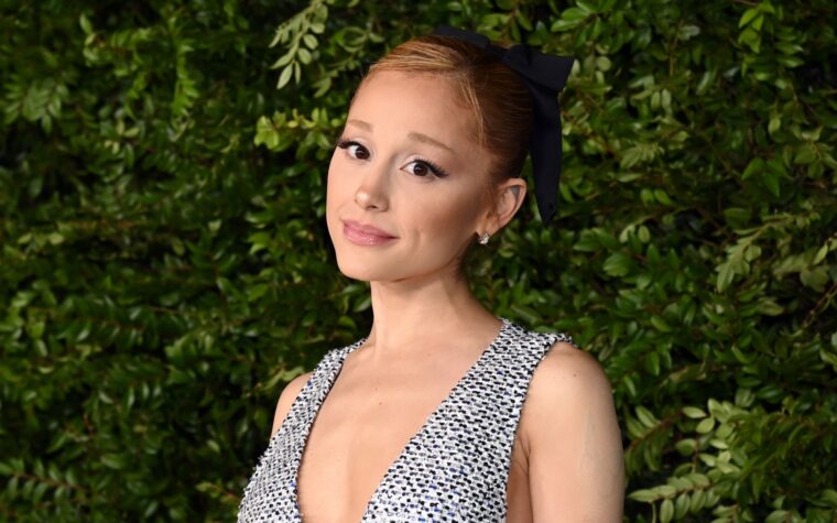 "Aucun projet" pour une tournée d'Ariana Grande en 2025, selon le label