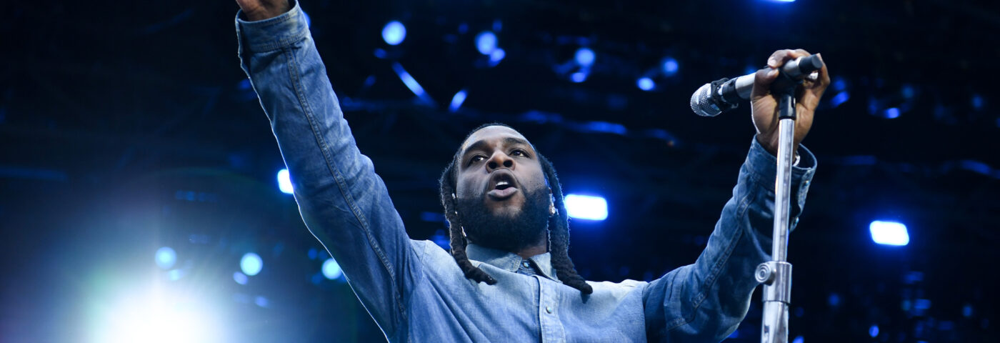 Burna Boy partage son nouveau single « Bundle By Bundle » inspiré du club