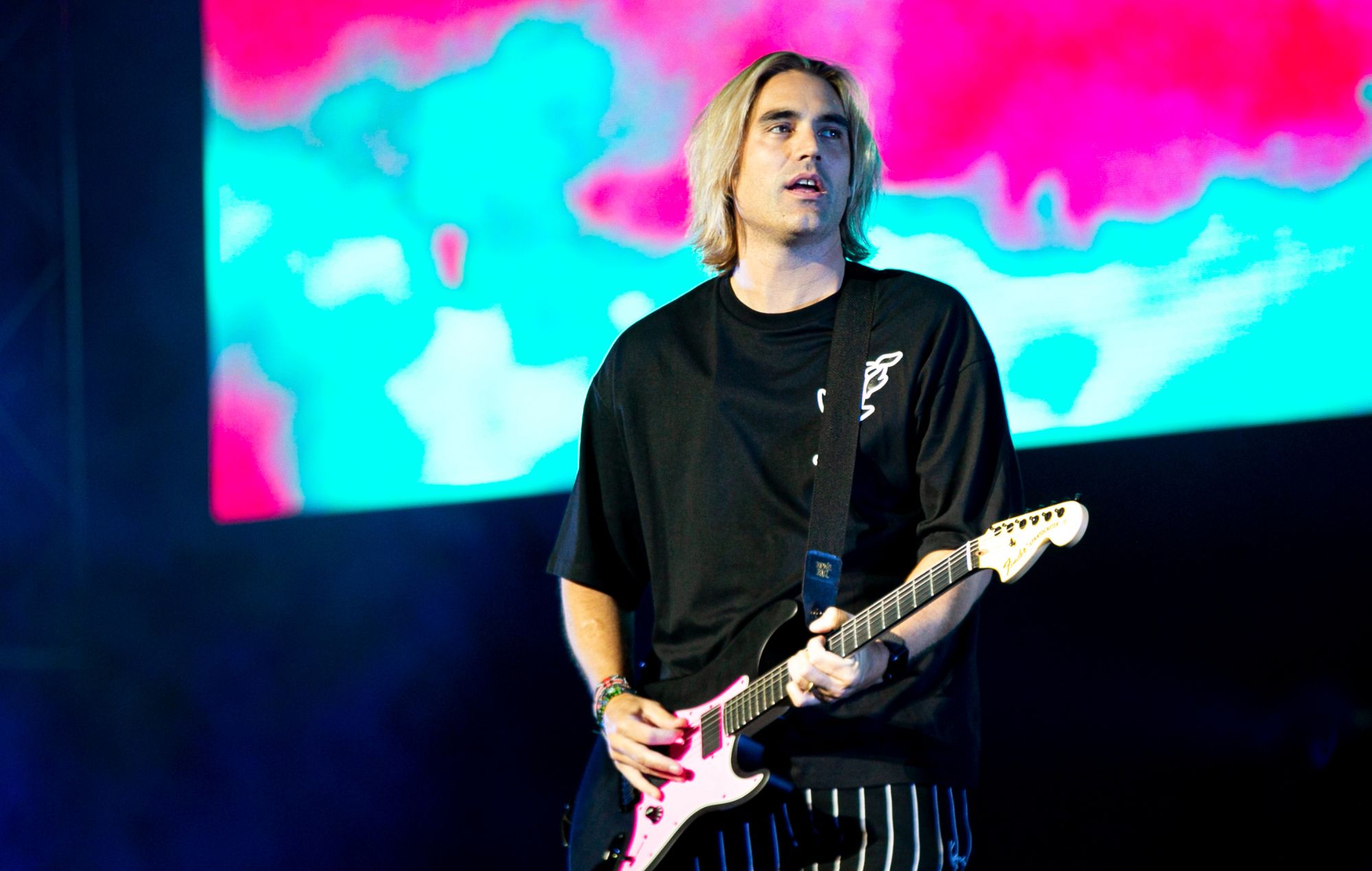 Charlie Simpson de Busted se produit en 2023