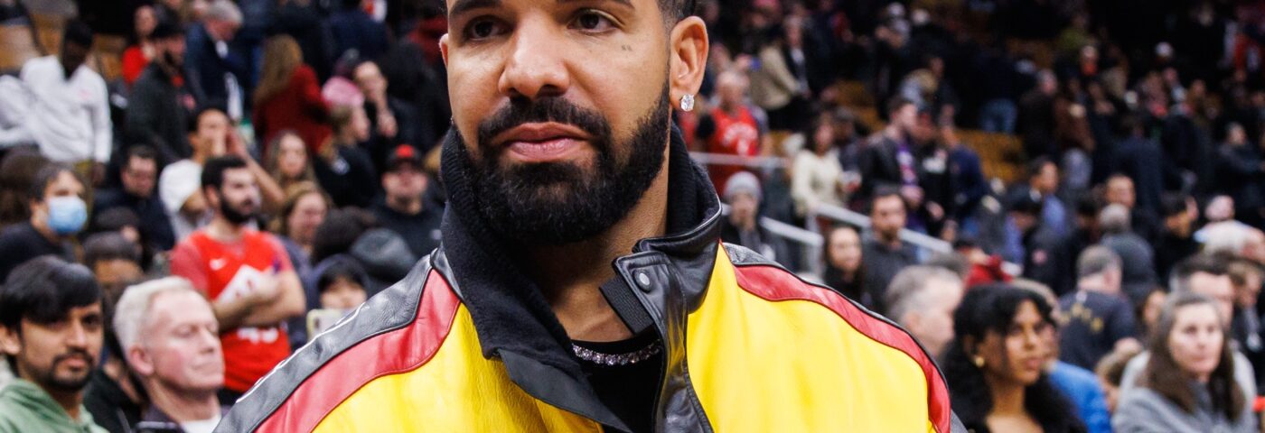 Drake remet 10 000 $ au gagnant du concours de sosies au Canada
