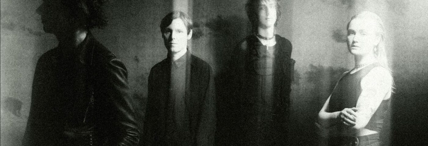 Écoutez le nouveau single nocturne des Horrors, « Lotus Eater »