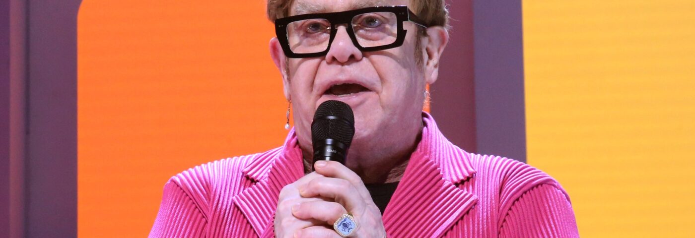 Elton John pense que légaliser l'herbe a été « l'une des plus grandes erreurs de tous les temps »