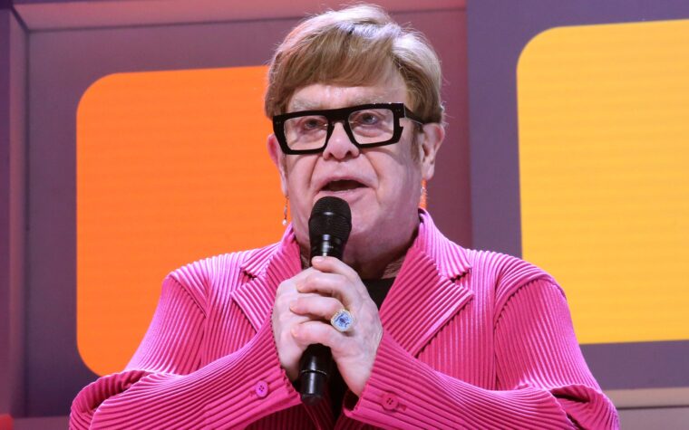 Elton John pense que légaliser l'herbe a été « l'une des plus grandes erreurs de tous les temps »