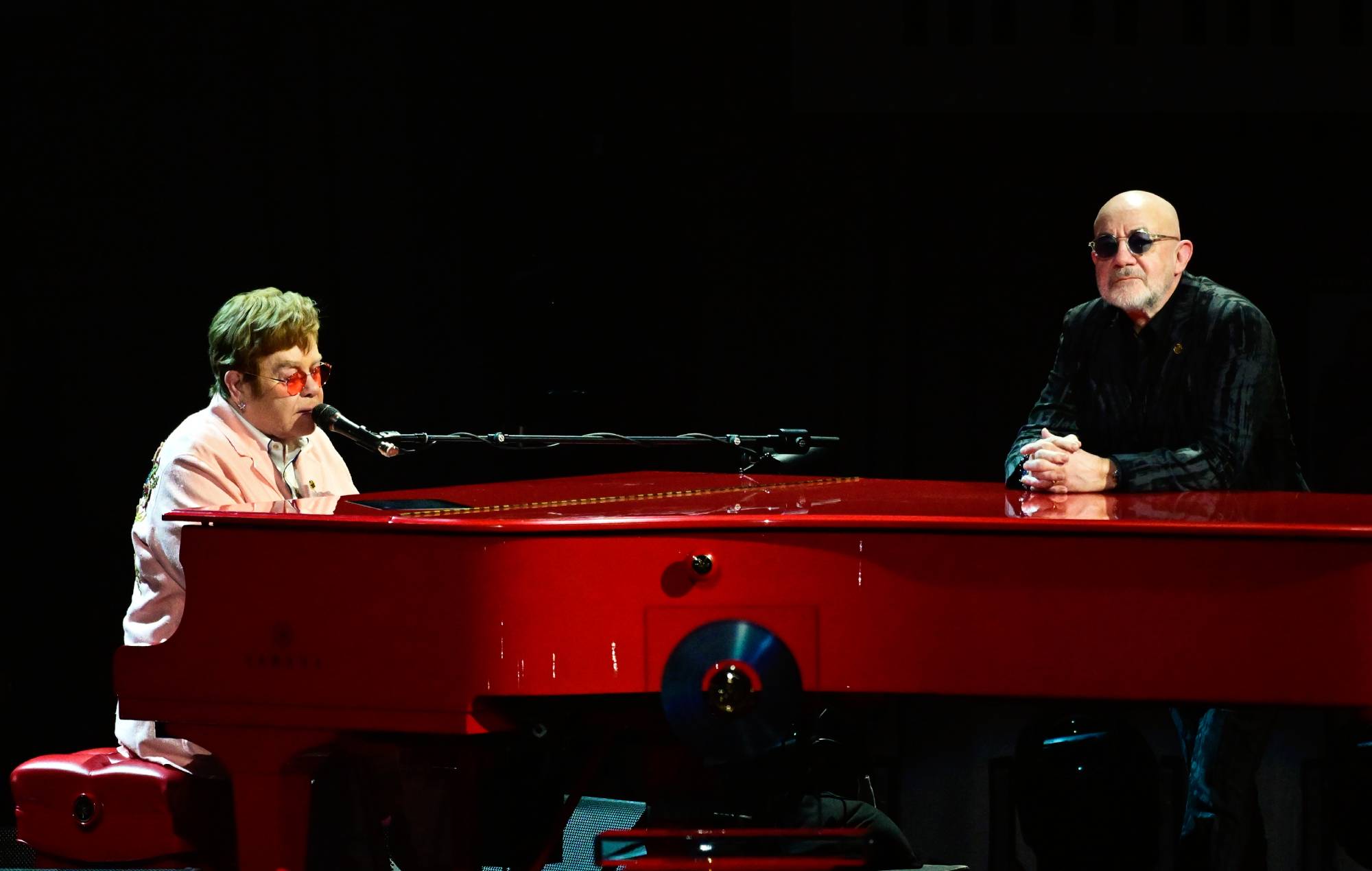 Elton John et Bernie Taupin se produisent au Prix Gershwin 2024 de la Bibliothèque du Congrès pour la chanson populaire le 20 mars 2024 au DAR Constitution Hall à Washington, DC. (Photo de Shannon Finney/Getty Images)