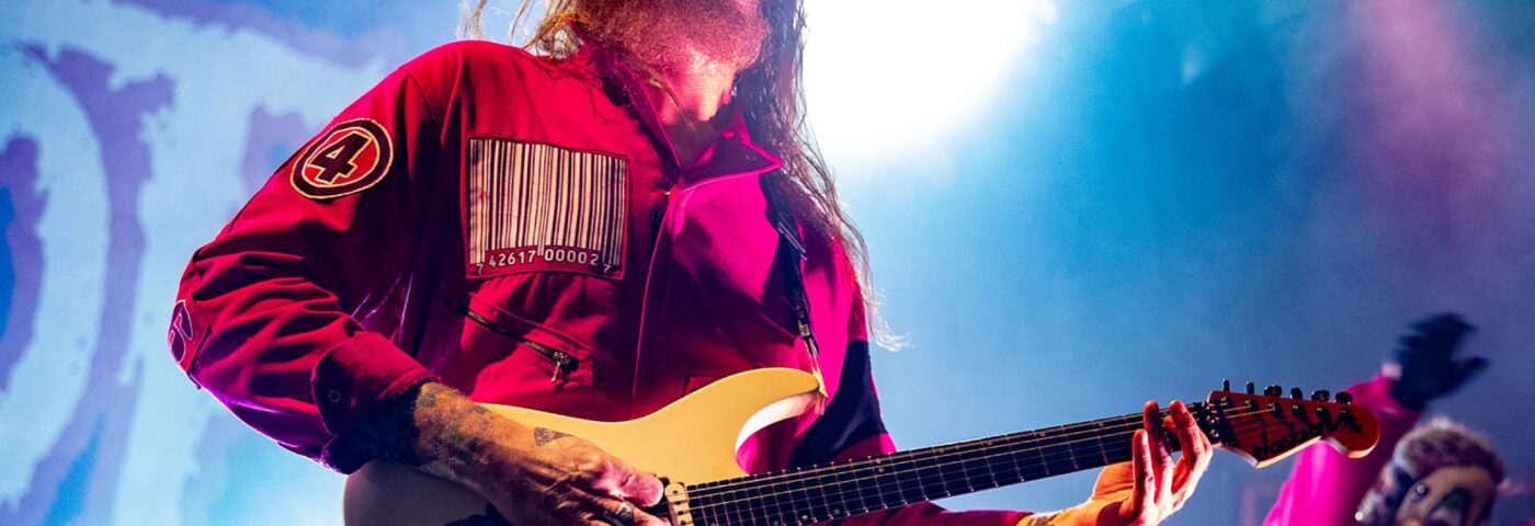 Jim Root de Slipknot dit qu'il menace souvent de divulguer « Look Outside Your Window », longtemps retardé