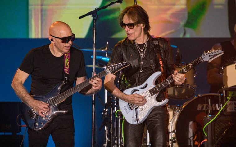 Joe Satriani et Steve Vai annoncent une tournée au Royaume-Uni et en Europe en 2025 sous le nom de Satchvai Band