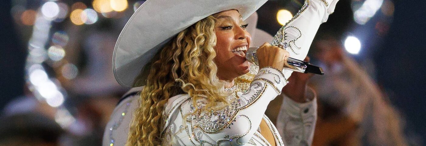 La mère de Beyoncé réagit aux critiques concernant le spectacle de la mi-temps de Noël