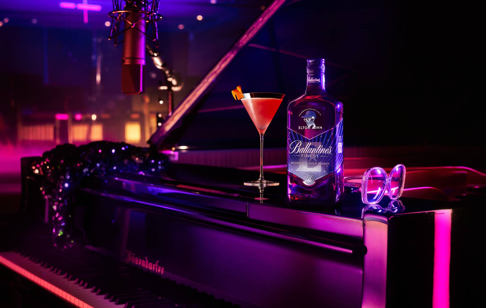 Whisky Ballentine's Elton John en édition limitée. Crédit : PRESSE