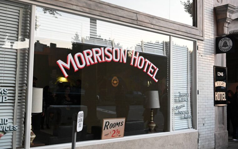 Le bâtiment présenté sur la pochette de l'album "Morrison Hotel" des Doors a été endommagé par un incendie