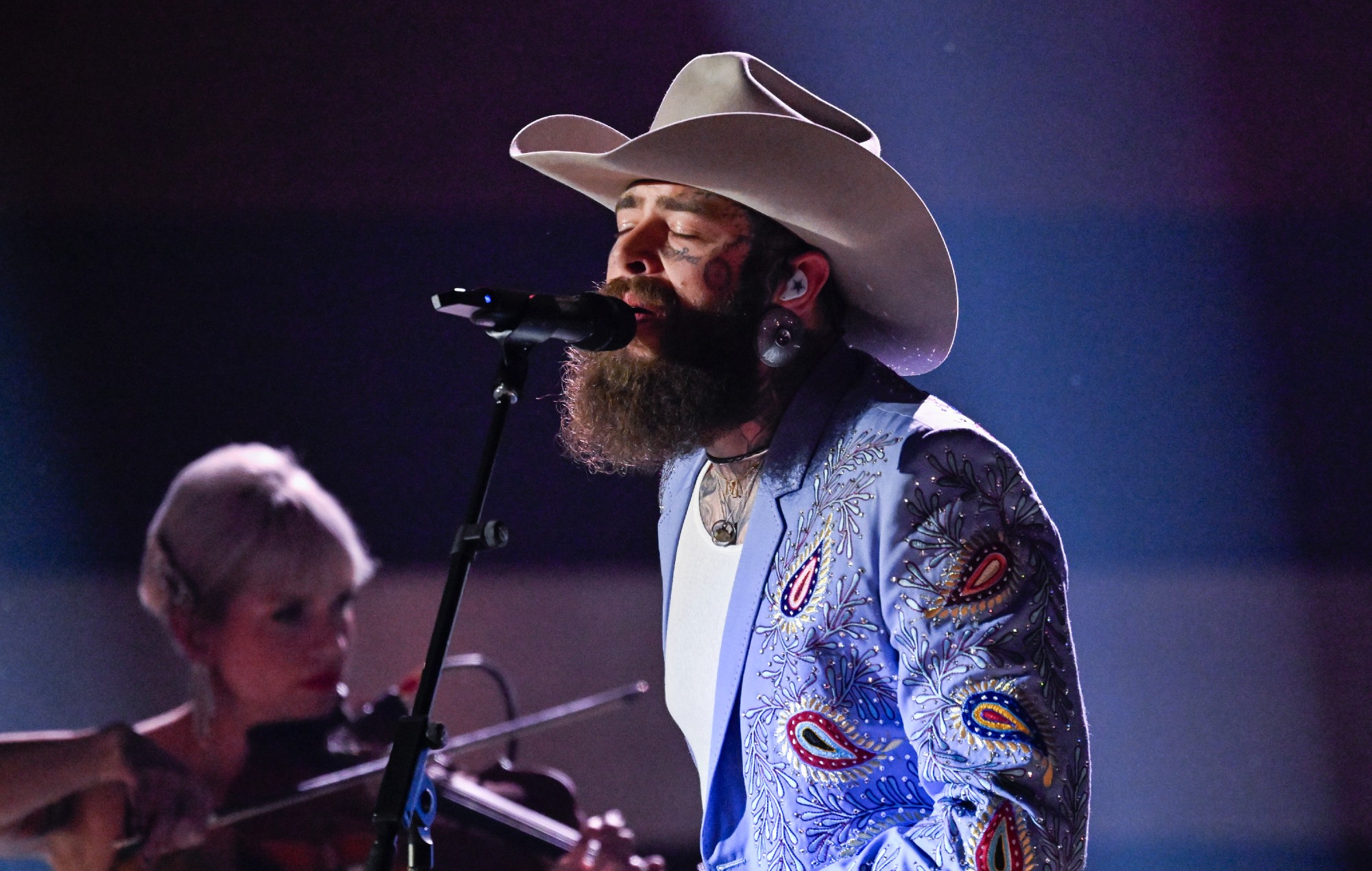 Post Malone se produit en direct