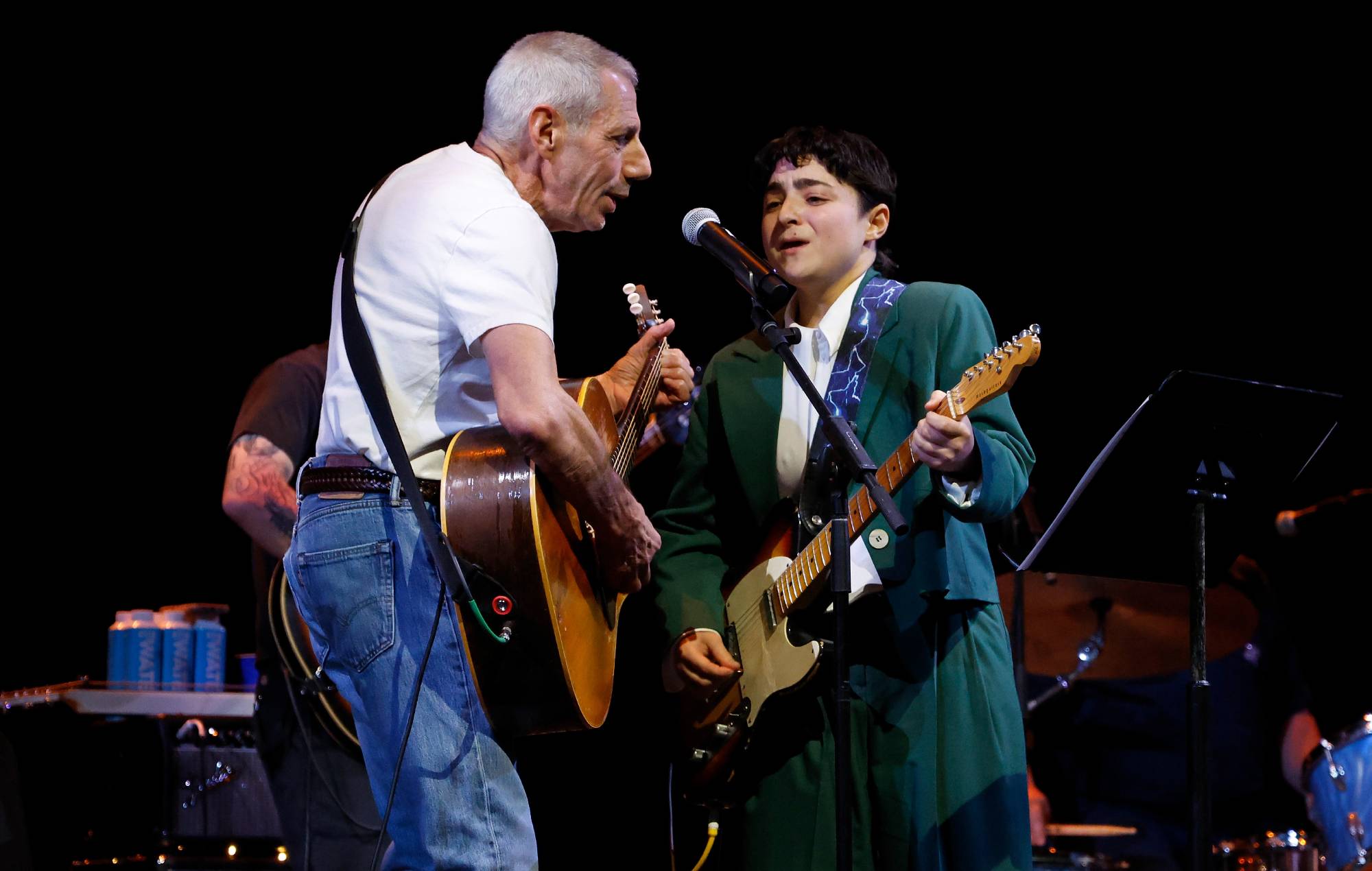 Rick Antonoff et Claud se produisent avec Hank Heaven et Bleachers lors du 10e Ally Coalition Talent Show annuel au NYU Skirball Center le 17 décembre 2024 à New York. (Photo de Taylor Hill/Getty Images pour The Ally Coalition)