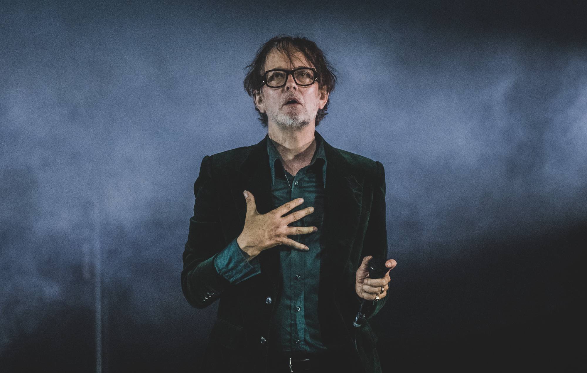 Jarvis Cocker se produit lors du concert de Pulp au Kings Theatre le 14 septembre 2024 à New York, New York. (Photo de Sacha Lecca / Rolling Stone via Getty Images)