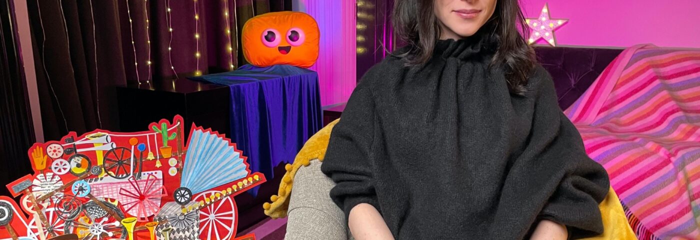 Regardez Saint-Vincent lire une histoire pour enfants au coucher pour CBeebies