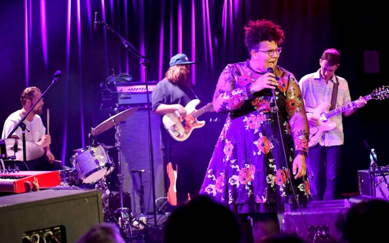 Regardez les Alabama Shakes se réunir lors d'un premier spectacle surprise en plus de sept ans