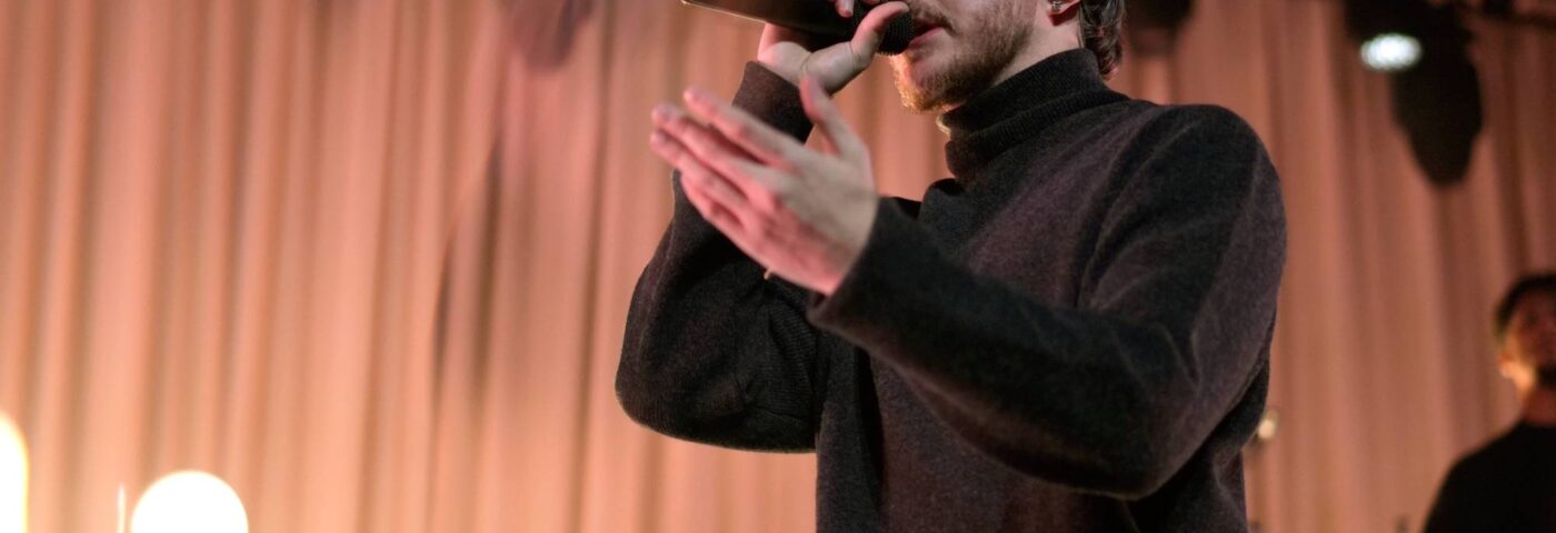 Regardez les reprises orchestrales d'Elvis Presley et Frank Sinatra par Jack Harlow